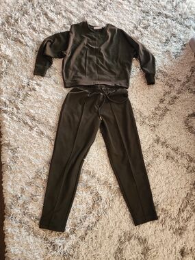 Mango Brown Women's Sweatshirt & Jogger Set